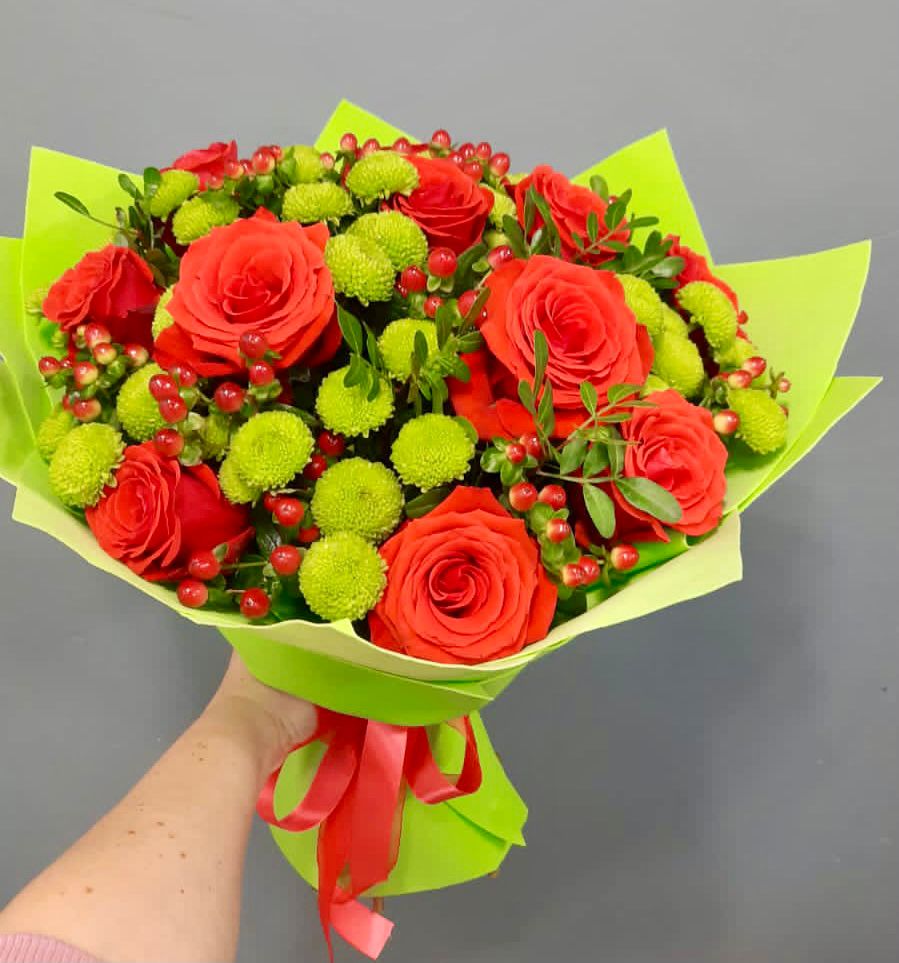 Букет цветов из: Хризантемы и Розы в Никитовке