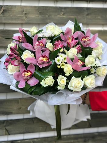 Букет цветов из: Розы и Хризантемы в Никитовке