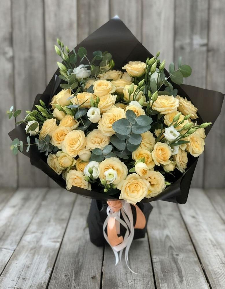 Букет цветов из: Розы и Лизиантусы в Никитовке