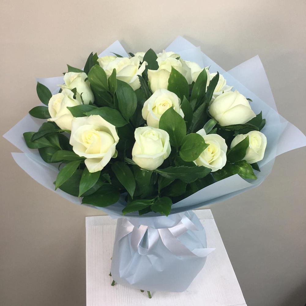 Букет 15 Белых роз Проуд в Никитовке