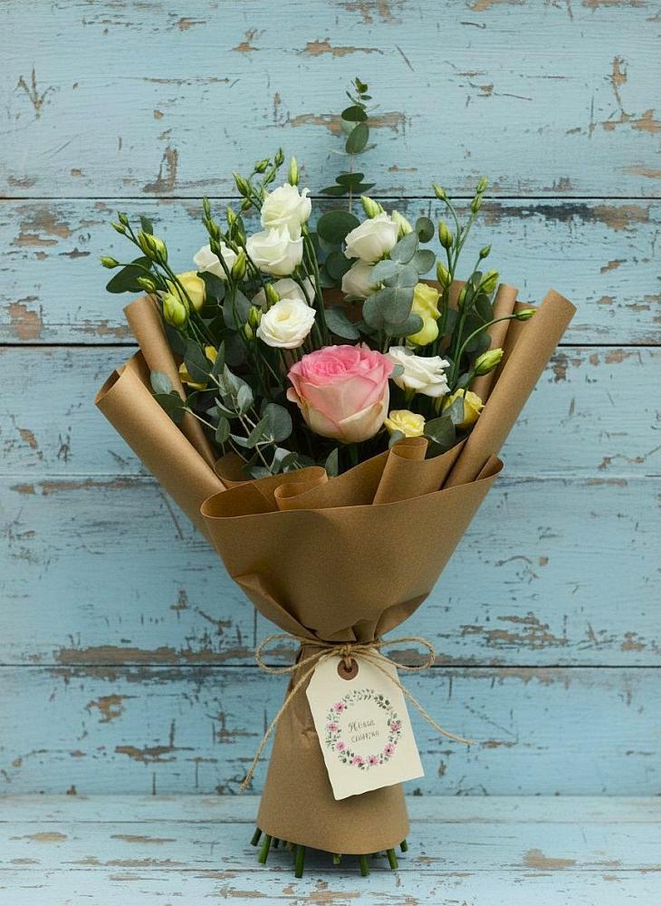 Букет цветов из: Розы и Лизиантусы в Никитовке