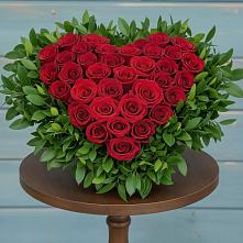 Цветочная композиция из Розы в виде сердца в Никитовке