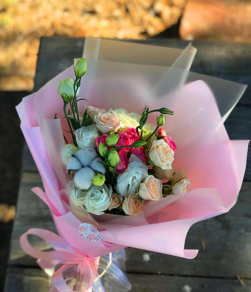 Букет цветов из: Розы и Лизиантусы в Никитовке