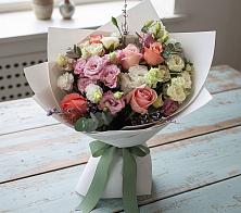 Букет цветов из:  Розы, Лизиантусы и Гвоздики в Никитовке