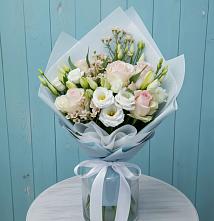Букет цветов из:  Розы и Лизиантусы в Никитовке
