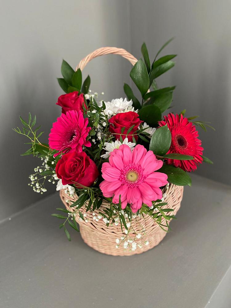 Цветочная композиция из Розы, Хризантемы и Герберы в корзине в Никитовке